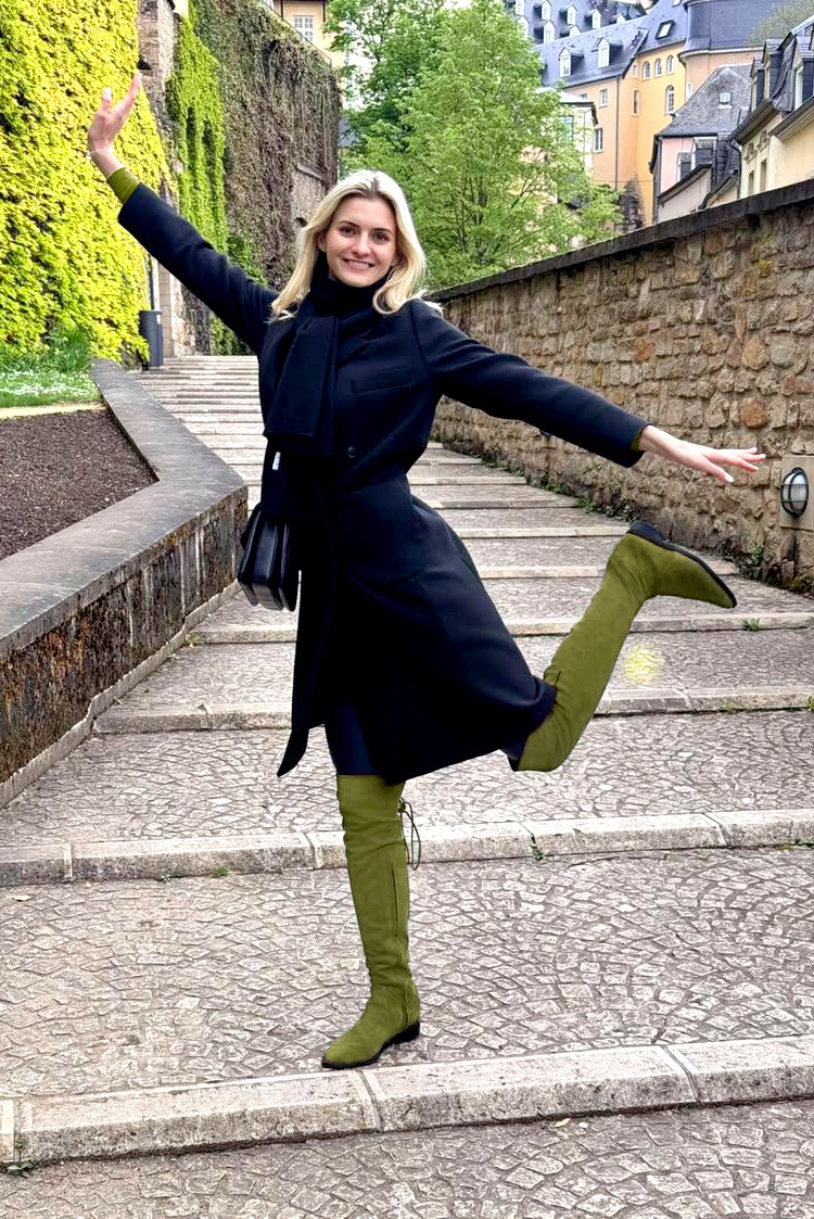 Pistachio green women's leather thigh-high boots. Round toe. Flat leather soles. Made to measure. Worn view - Florence KOOIJMAN
